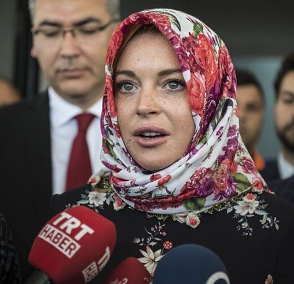 Dünyaca ünlü oyuncu başörtülü fotoğrafını paylaştı Dünyaca ünlü oyuncu başörtülü fotoğrafını paylaştı